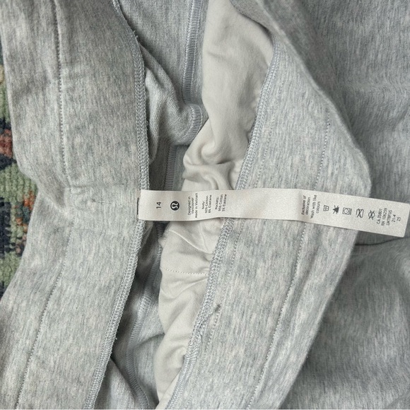 Lululemon Inner Glow Short 3" - Picture 9 of 9